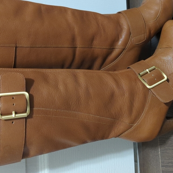 BCBG brown boots - Picture 3 of 5